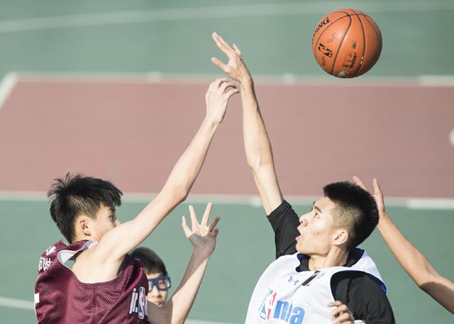 张小溪指出，这组数据呈现出两个突出特征：一是“她需求”的显性化。