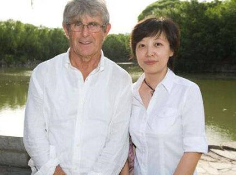 郭涛，让石头认我做干爹吧& 《高兴》票房大卖 主角郭涛“苦尽甘来”很高兴 2009-03-04 郭涛《高兴》剧照 根据贾平凹同名小说改编的贺岁喜剧《高兴》自上映来票房不俗，片中由郭涛饰演的“刘高兴”更是深受观众喜爱，一直扮演小人物的郭涛终于苦尽甘来，成为当今影坛炙手可热的喜剧明星 郭涛晒儿子咬吸管萌照 网友:怎么瘦成了瓜子脸?