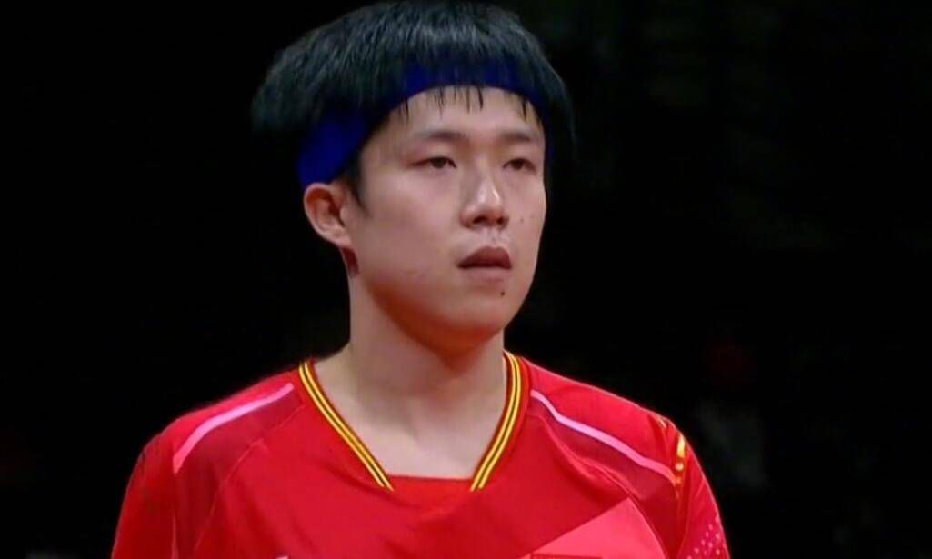 电影里说，“霸王龙对观众不再有兴趣”，但在大银幕外，恐龙依旧是霸主地位。