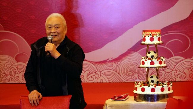 主演新剧《肯尼迪》聚焦著名政治家族 2 堪比时装周!