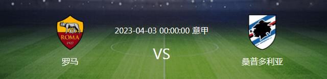 杰米一身浅咖色西服套装，搭配礼帽和粗框眼镜，绅士感满满。