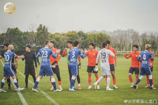 2025-11-25 戛纳获奖，预售破亿。