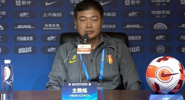 传统电影之于观众，后者始终处于“旁观者”的角色。