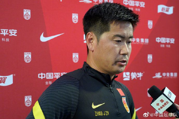 林智妍“怀孕5个月”被家暴 2023-06-20 当地时间6月19日，韩国首尔，ENA电视台新惊悚剧《有院子的家》在麻浦区斯坦福酒店韩国举行制作发布会，金泰熙和林智妍等主创出席。