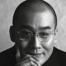 其人气表现平平，一度徘徊在“被腰斩”的尴尬处境。